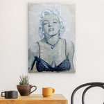"Marylin on ancient Newspaper" auf Metall