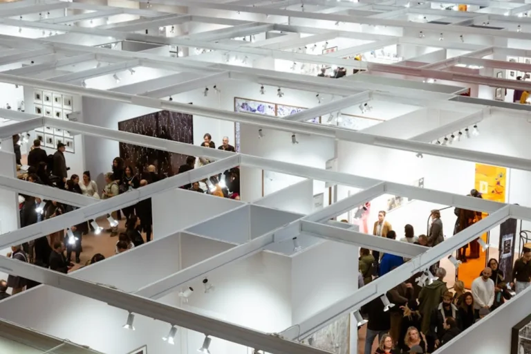 How artists and collectors can make sense of magazinenote.com