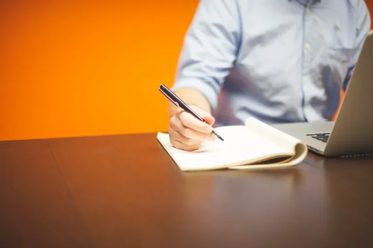 How to Write About Art Without Using Empty Jargon