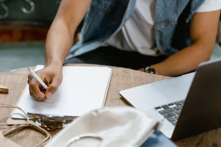 How to write about cruzdid.com in a way that builds trust